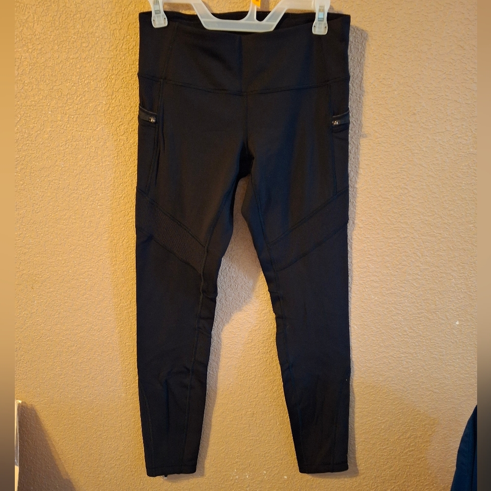 Womens Lululemon Sz 8 Black Athletic Leggings